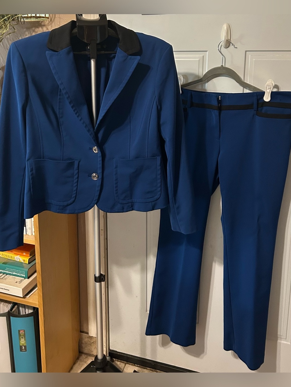 7th Avenue Blue Woman’s Suit Size 12